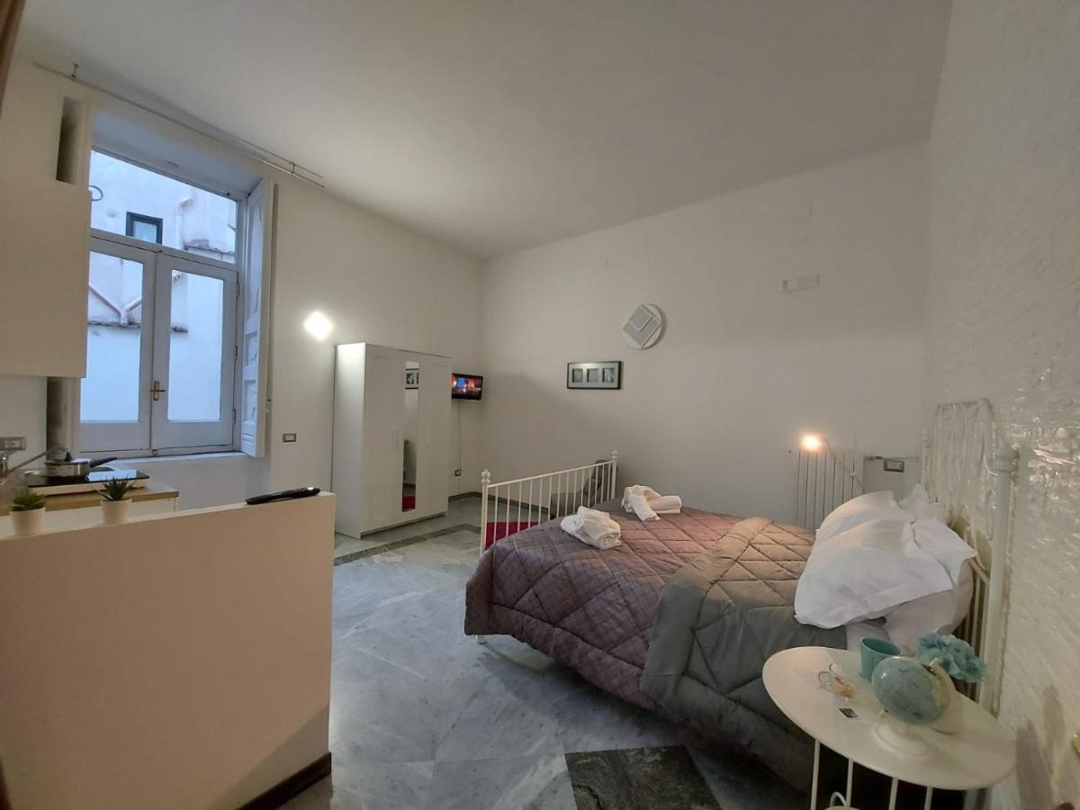 Bed and Breakfast Le Ginestre In Centro Salerno Exterior foto