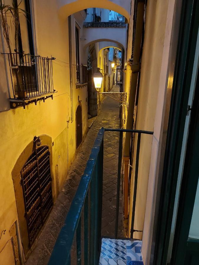 Bed and Breakfast Le Ginestre In Centro Salerno Exterior foto