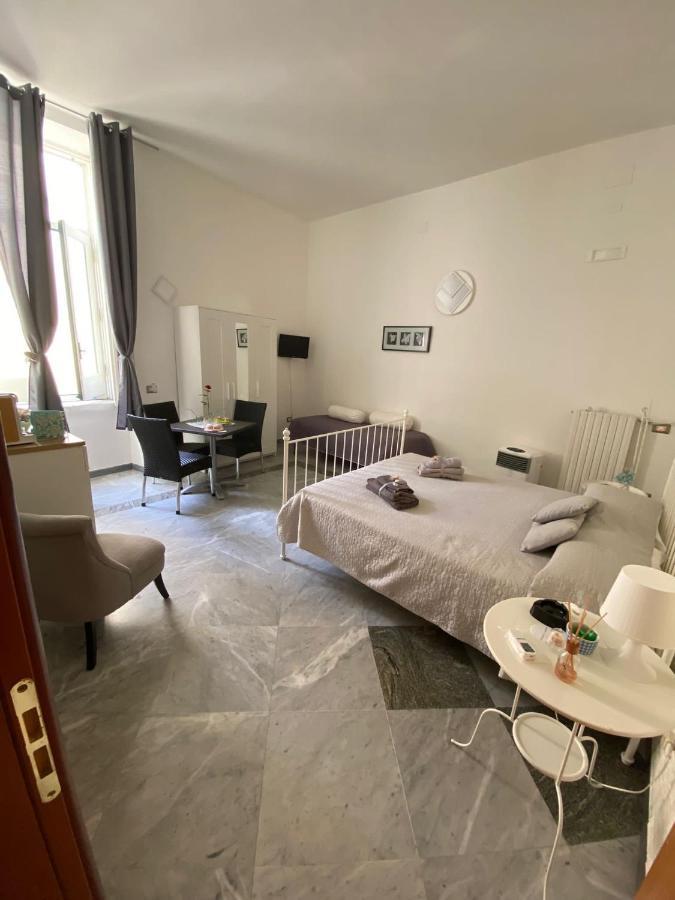 Bed and Breakfast Le Ginestre In Centro Salerno Exterior foto