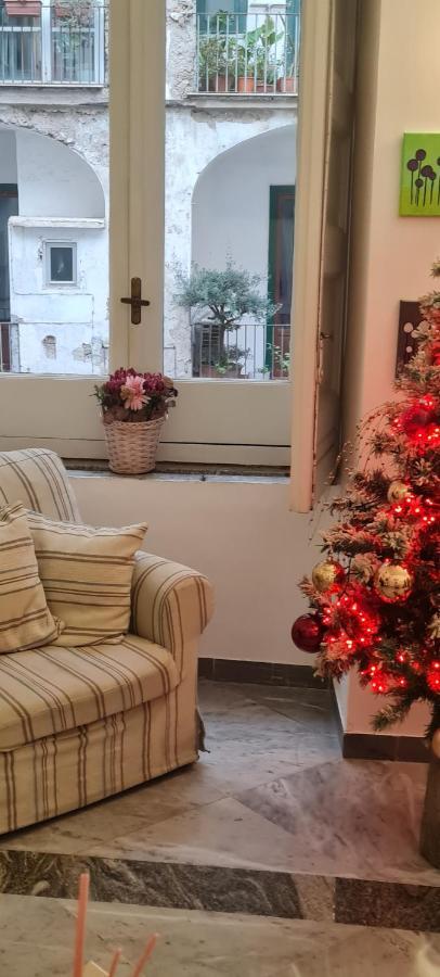 Bed and Breakfast Le Ginestre In Centro Salerno Exterior foto