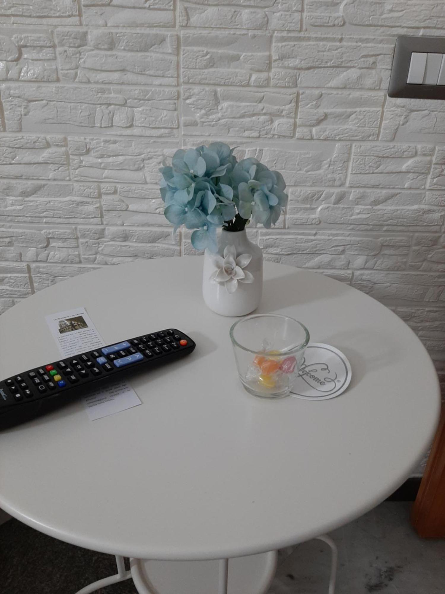 Bed and Breakfast Le Ginestre In Centro Salerno Zimmer foto